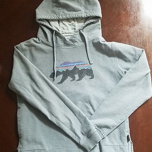 Boys Patagonia sweatshirt